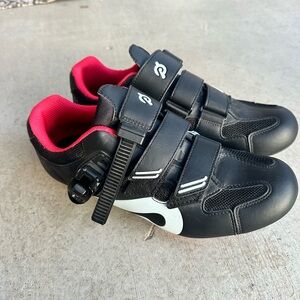 Peloton Cycling Shoes - Size 42 (Men’s 9/Women’s 11) - Excellent Condition